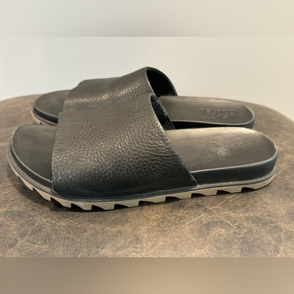 Sorel Shoes - Sorel Black Pebbled Leather Roaming Decon Slides Sandals Size 8.5